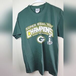 Green Bay Packers Super Bowl XLV Champions t-shirt, size Medium.